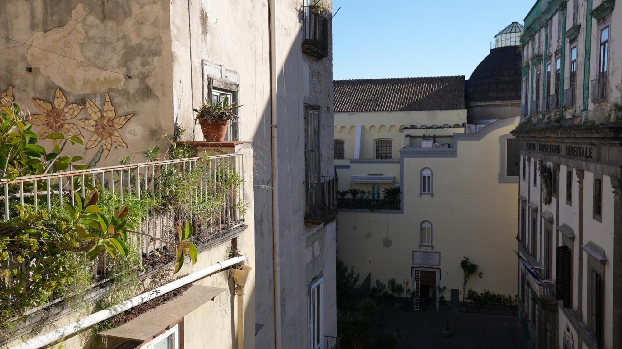 napoli centro spaccanapoli Esterno foto