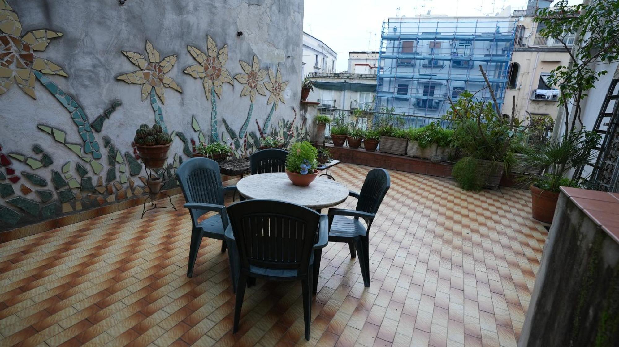 napoli centro spaccanapoli Esterno foto