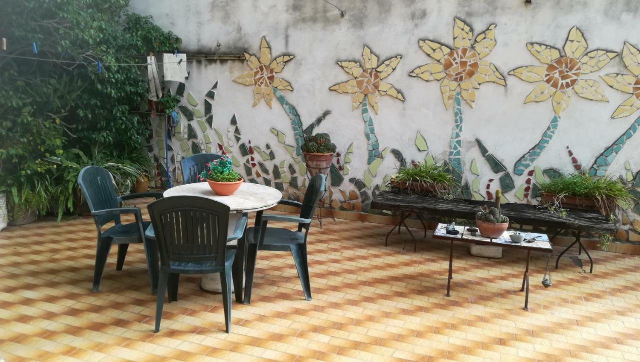 napoli centro spaccanapoli Esterno foto